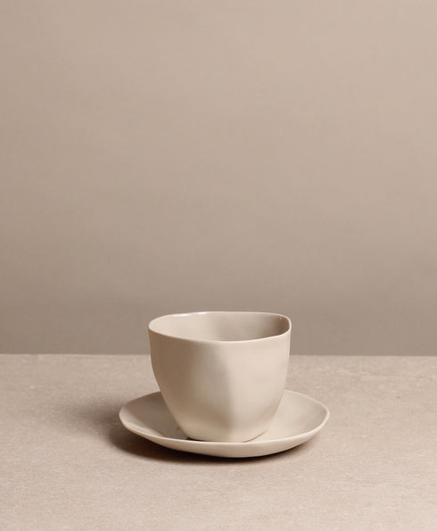 https://www.tinkalu.com/media/7b/fa/b5/1730823451/Becher mittel mit UT beige.jpg