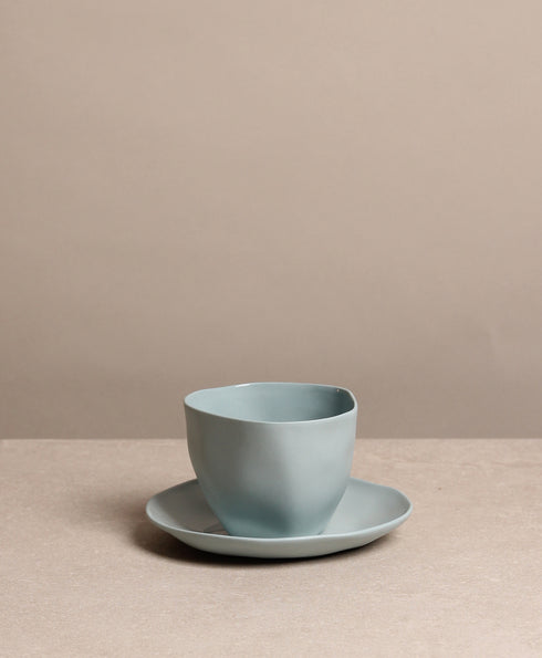 https://www.tinkalu.com/media/be/6e/f0/1730823451/Becher mittel mit UT blau.jpg