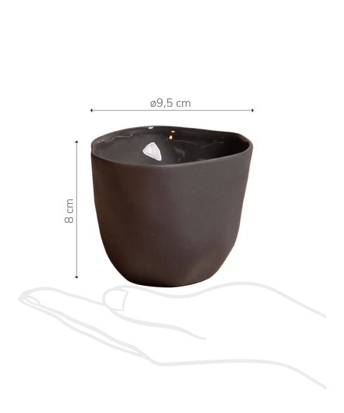 https://www.tinkalu.com/media/db/b4/81/1732480310/Hand Becher L anthra tiny.jpg