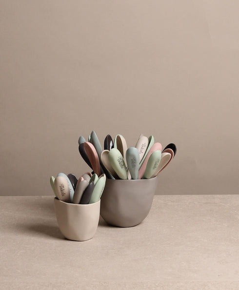 https://www.tinkalu.com/media/d3/ce/53/1730201312/Loffel klein und gro Becher.jpg