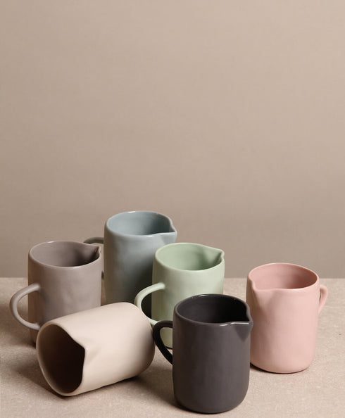 https://www.tinkalu.com/media/a0/49/6a/1730200692/Milchkrug alle1.jpg