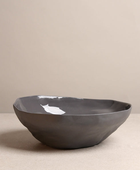 Porcelain serving bowl