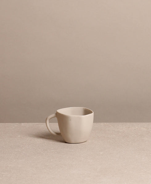 https://www.tinkalu.com/media/d6/dd/d9/1730641200/Tasse XS beige.jpg