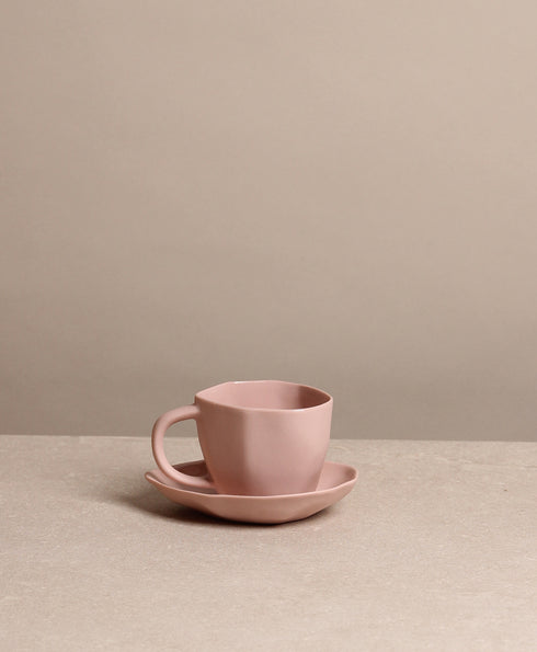 https://www.tinkalu.com/media/a5/92/75/1730817510/Tasse klein mit UT rose.jpg