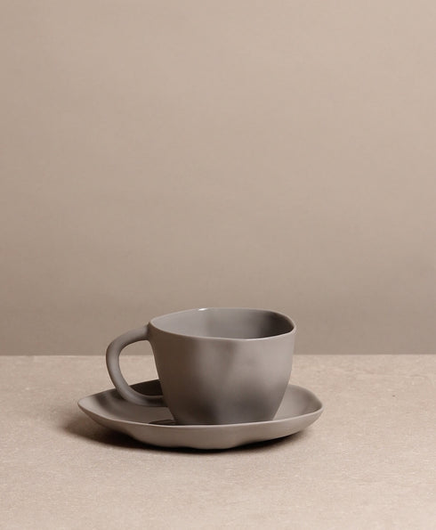 https://www.tinkalu.com/media/87/d7/9e/1730875545/Tasse mittel mit UT grau.jpg